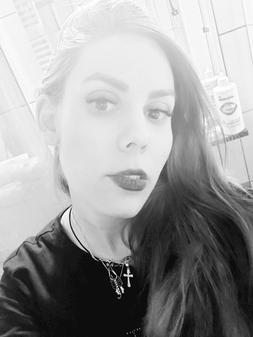 Kiss- petsitter Budapest or Pet nanny for dogs cats