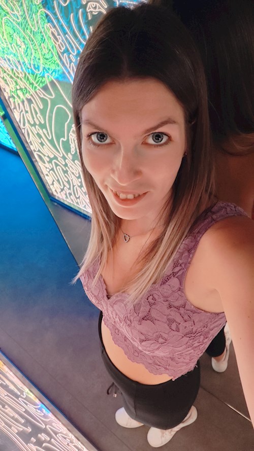 Merling- petsitter Pécs or Pet nanny for dogs cats