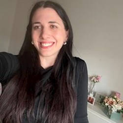 Fruzsina - pet sitter cats dogs Budapest