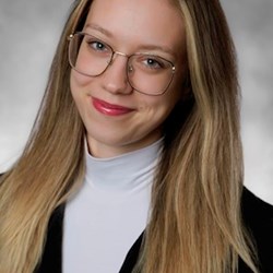 Bernadett - pet sitter cicák kutyák Budapest