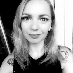 Kiss - pet sitter cicák kutyák Budapest